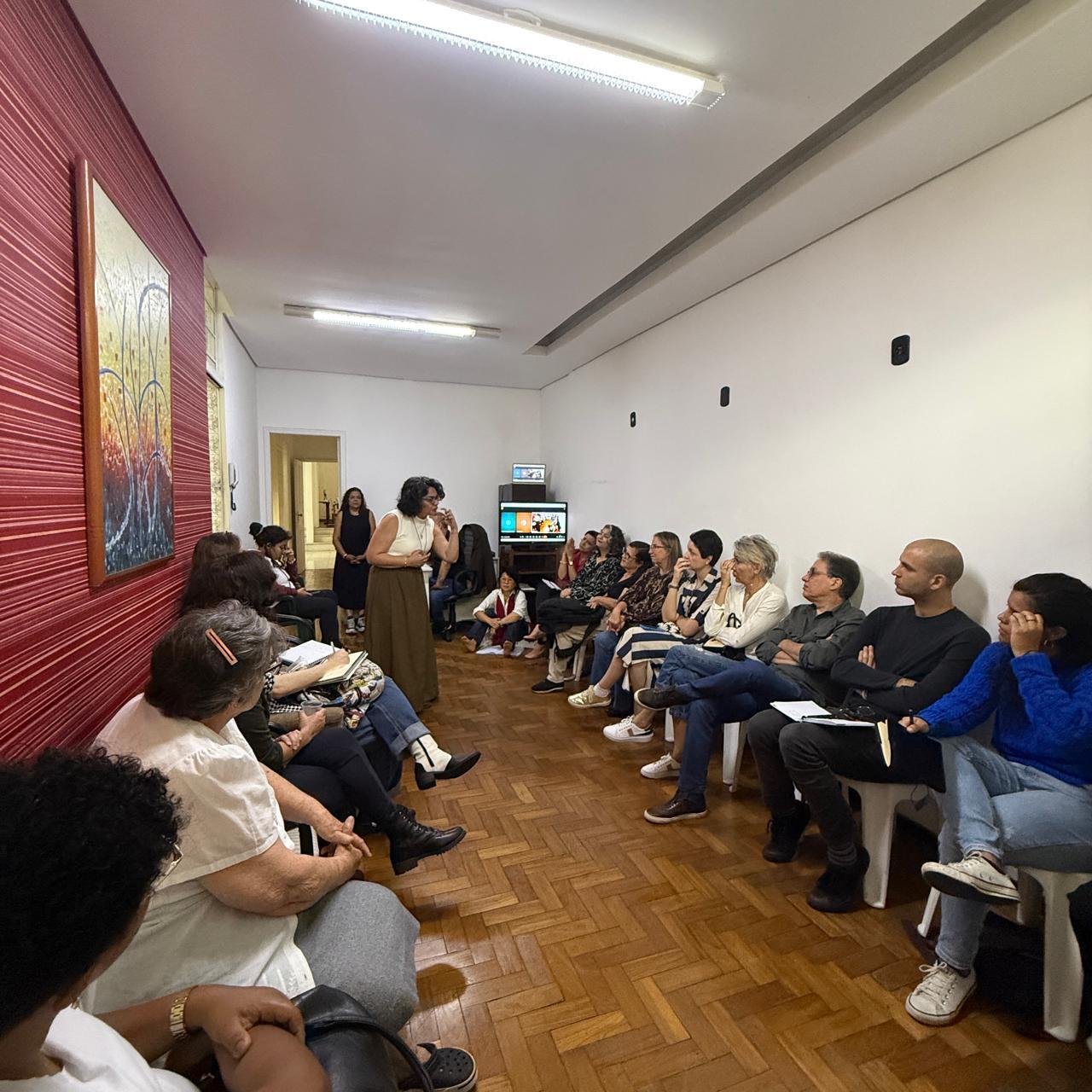 Aula conduzida pela dra. Gisella Fadda - Instituto Humanista de Psicoterapia